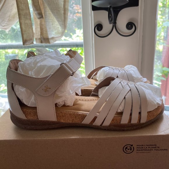 Clarks Sandals W9 | Roseville Cove | White Leather - Picture 2 of 9